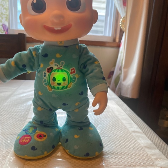 Cocomelon dancing JJ doll - Picture 4 of 11